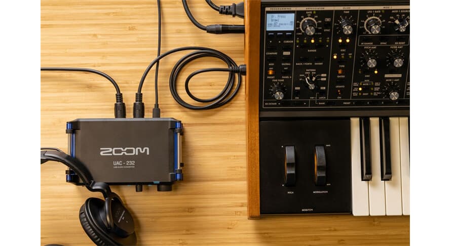 Zoom UAC-232 Äänikortit