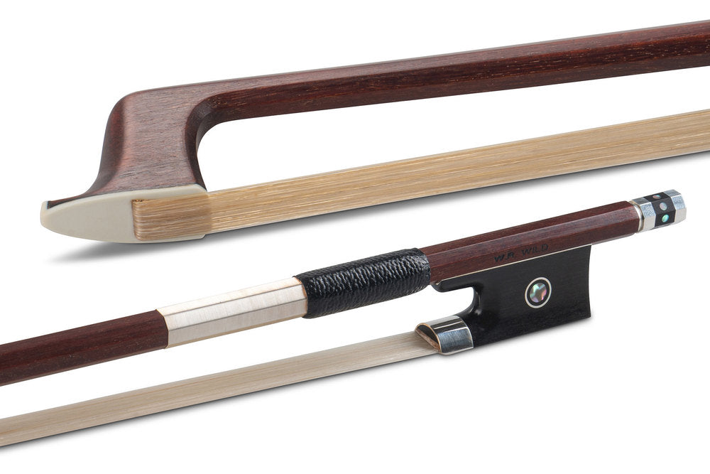 GEWA violinbue W.R. Wild, ottekantet stang i pernambuco, sølvmonteret