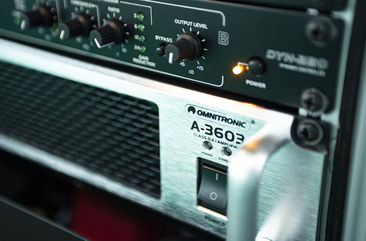 Omnitronic A-3603 D-luokan 2.1 vahvistin
