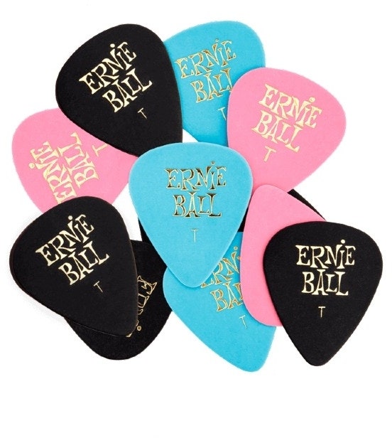 Ernie Ball EB-9167 Cellulose-plektrat Thin, sekoitetut värit, 12 kpl