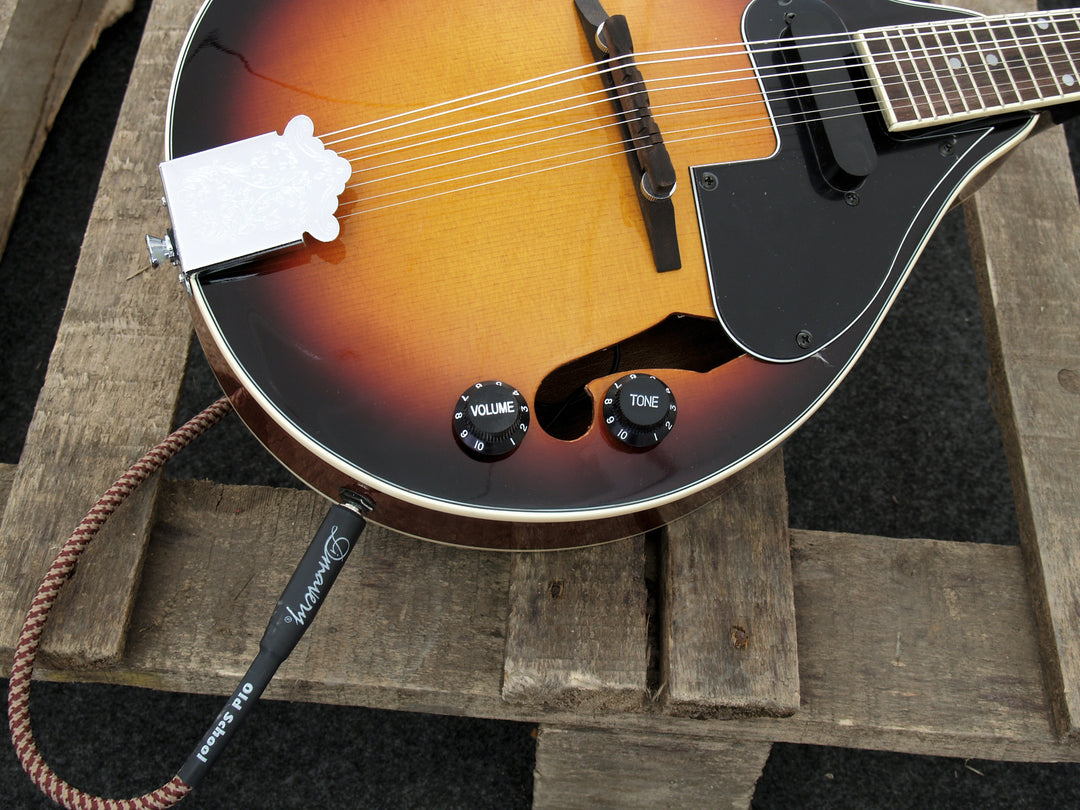 DiMavery ML-003 Mandoliini, jossa on poimuri, Sunburst