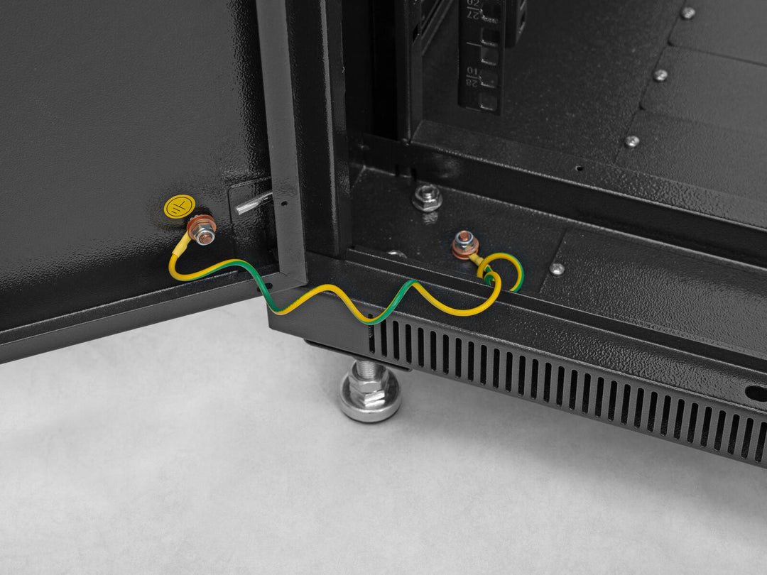 ROADINGER SSC-32 teräskaappi lasiovella 32U