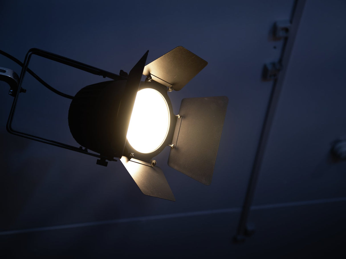 Eurolite LED-teatterin valonheitin COB 200 WW