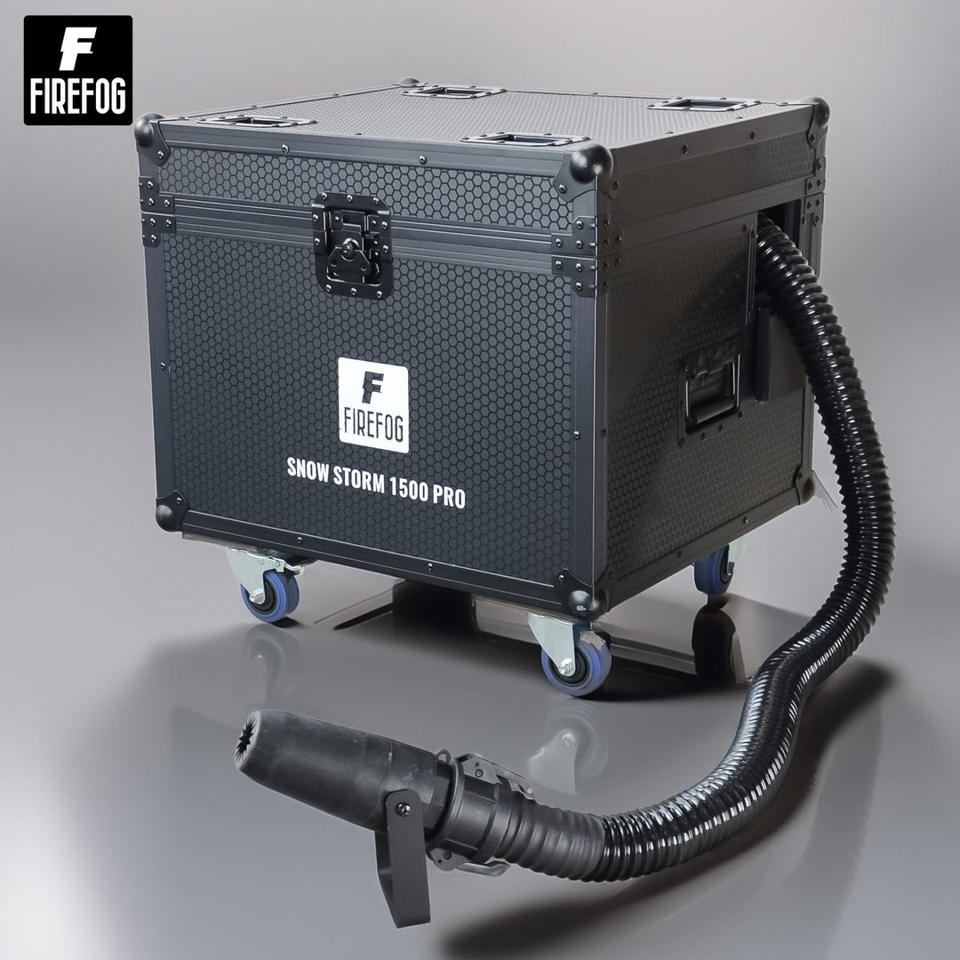 Firefog Snow Storm 1500 Pro lumimasiinat 1500 W flightcase-kotelossa