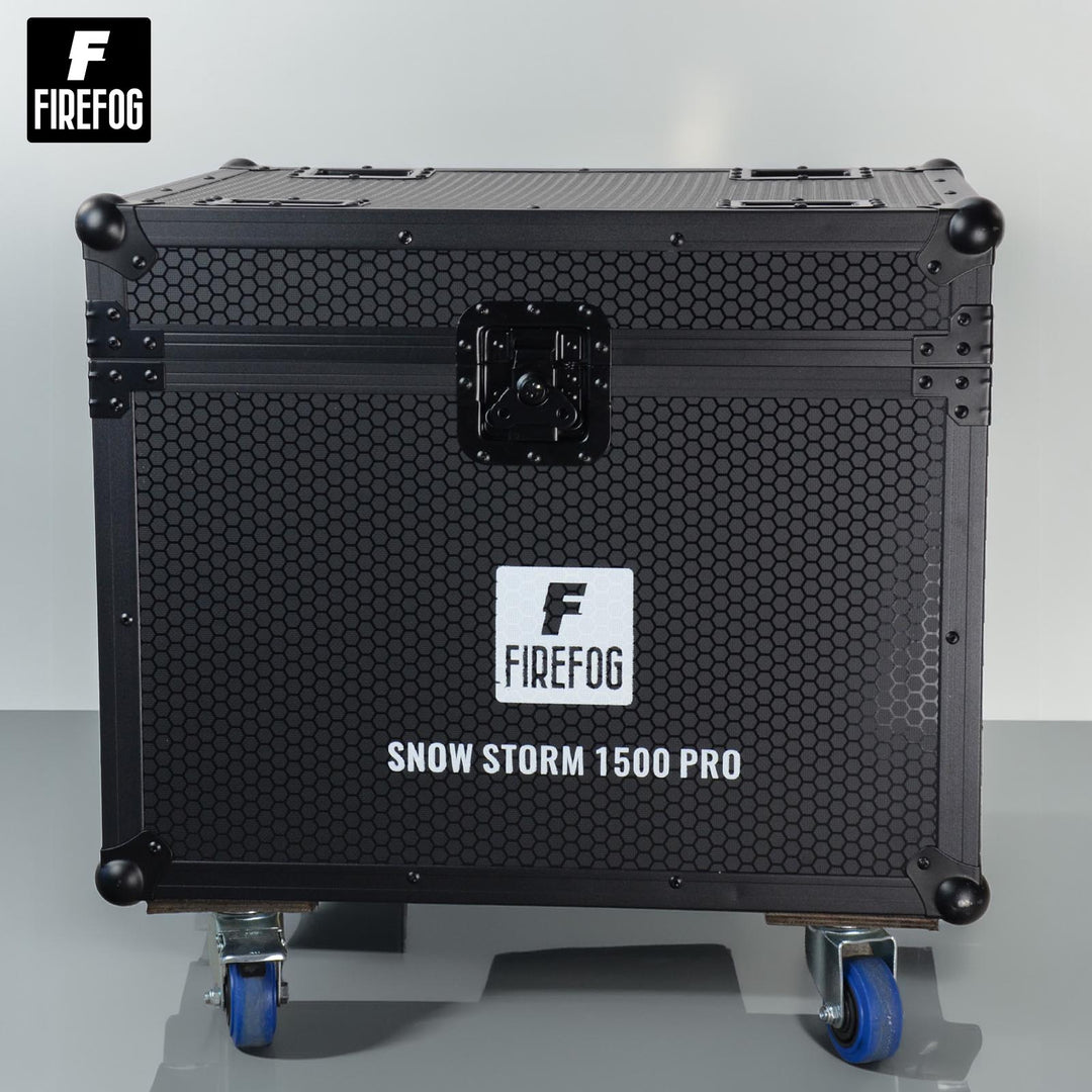 Firefog Snow Storm 1500 Pro lumimasiinat 1500 W flightcase-kotelossa