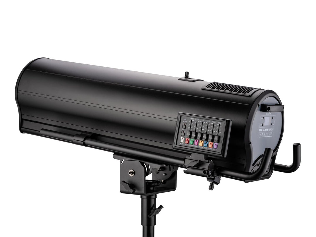 EUROLITE LED SL-1000 MFZ DMX Search Light sisältäen flight casen