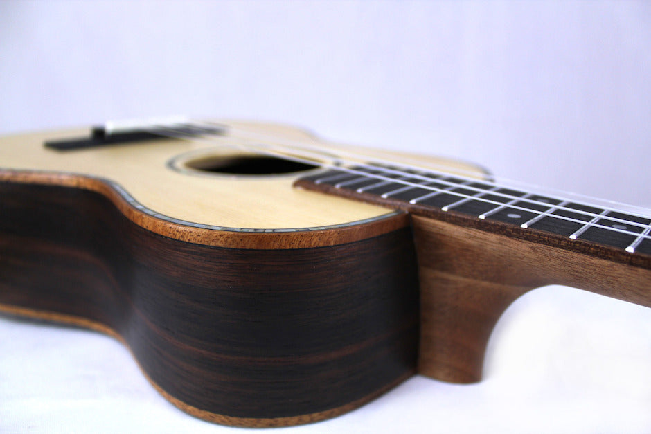 Reno RU440 Tenori Ukulelet (Luonnonväri)