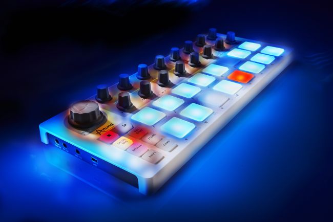 Arturia Beatstep MIDI-Controller