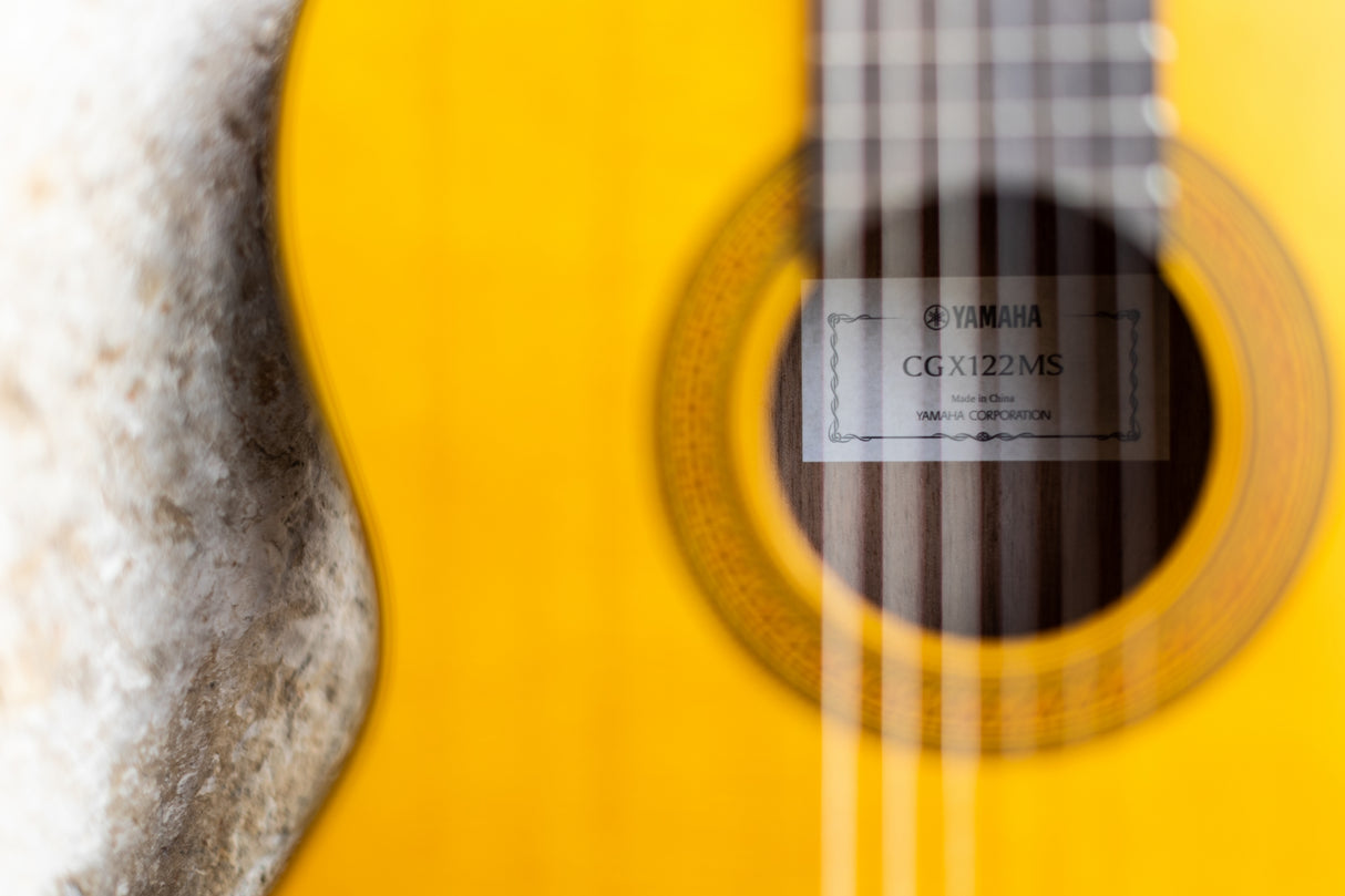 Yamaha CGX122MS Klassinen espanjalainen kitara (Spruce Natural)