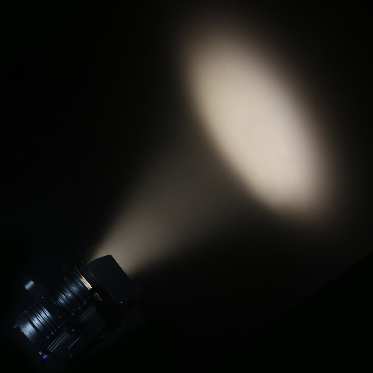 Cameo TS 100 WW Teatteri paikalla