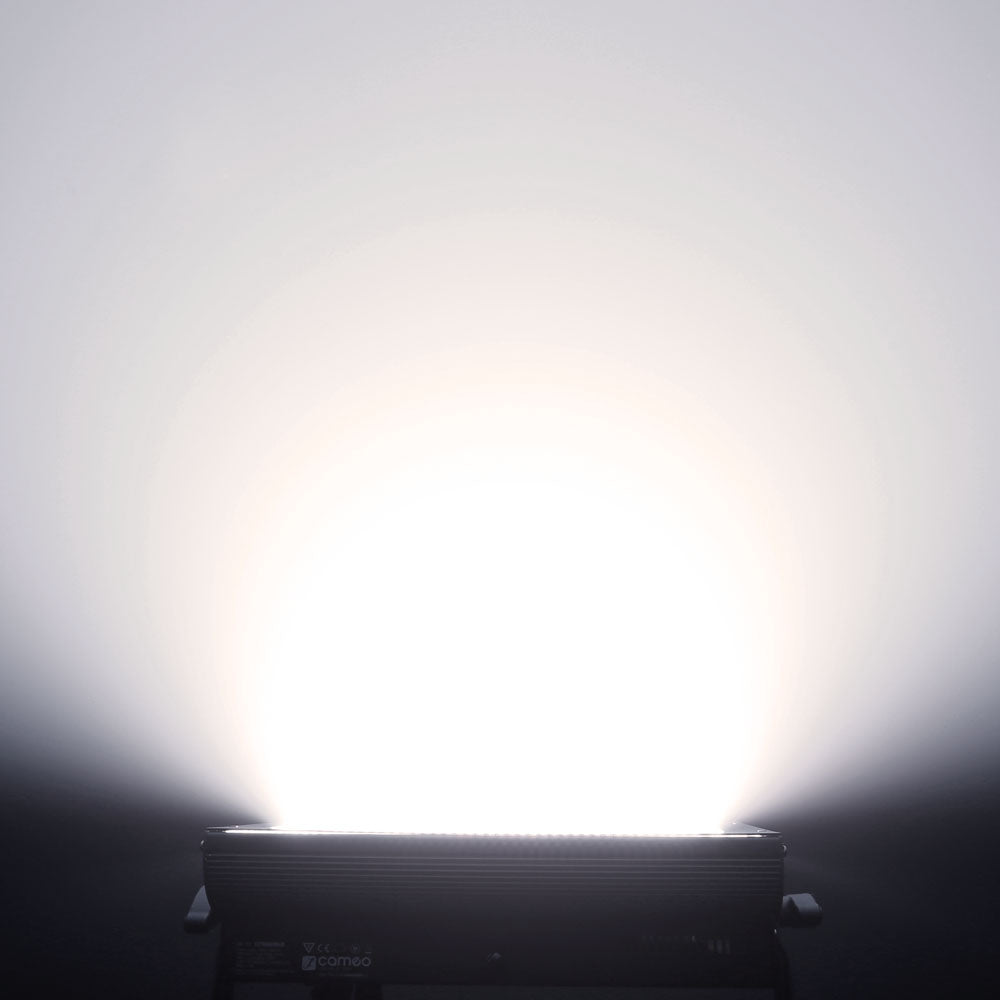 Cameo THUNDER® WASH 600 W - 3-i-1 strobe-, blinder- og wash-lys 648 x 0,2 W hvidt lys