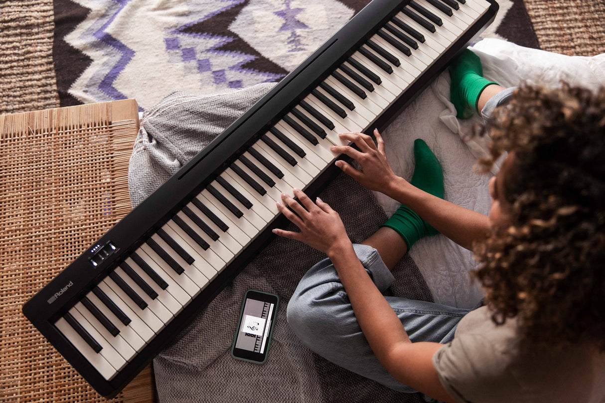 Roland FP-10 digitaalinen piano