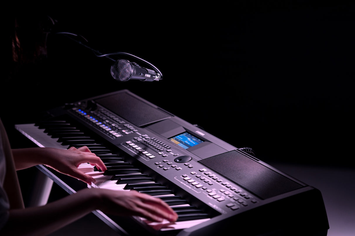 Yamaha PSR-SX600 Keyboard (musta)