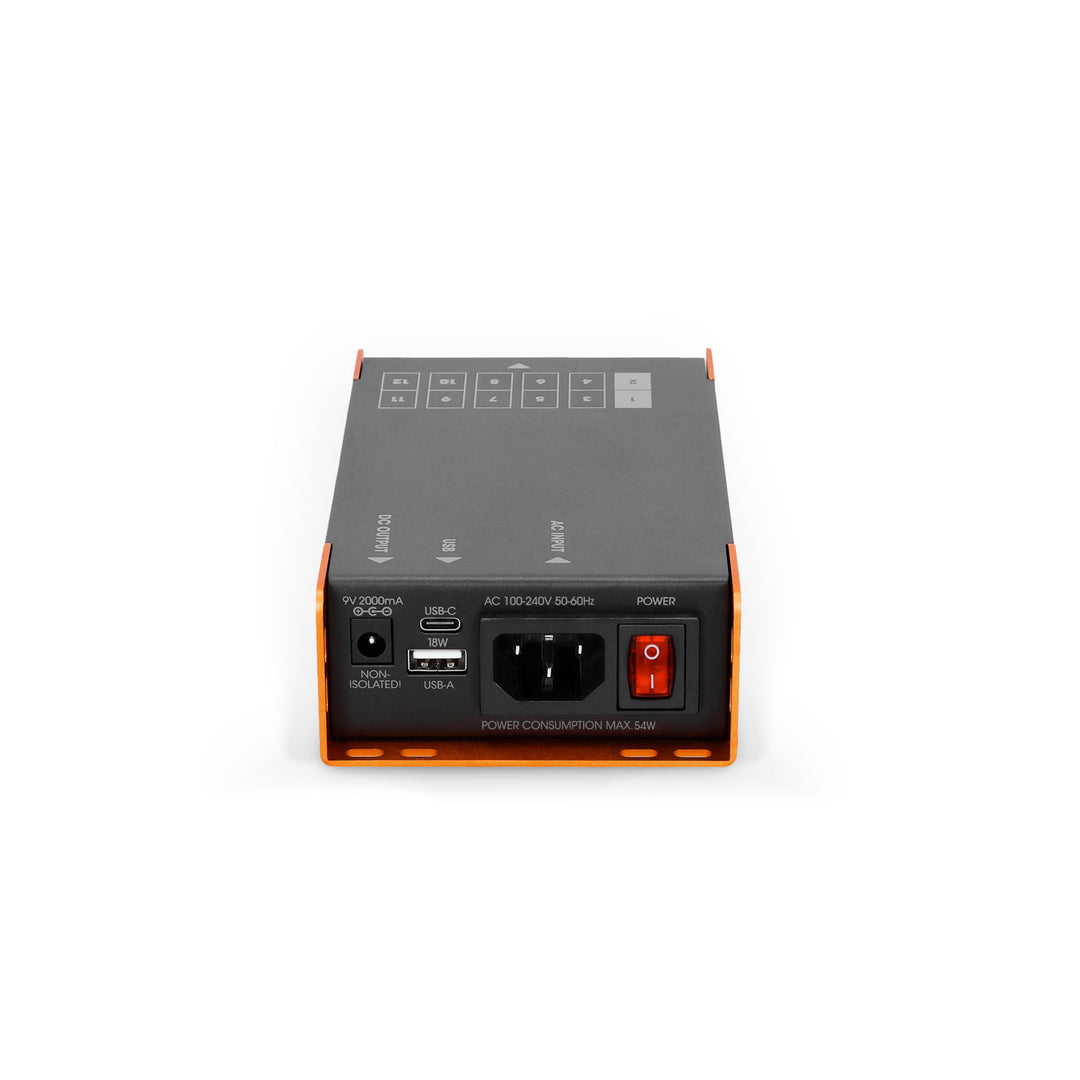 Palmer PWT 12 IEC - Yleiskäyttöinen virtalähde pedalboardille USB-liitännällä