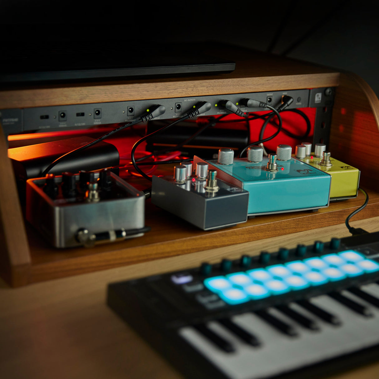 Palmer WT PB 40 RK - Strømforsyningsenhed med 8 udgange til rackmontering