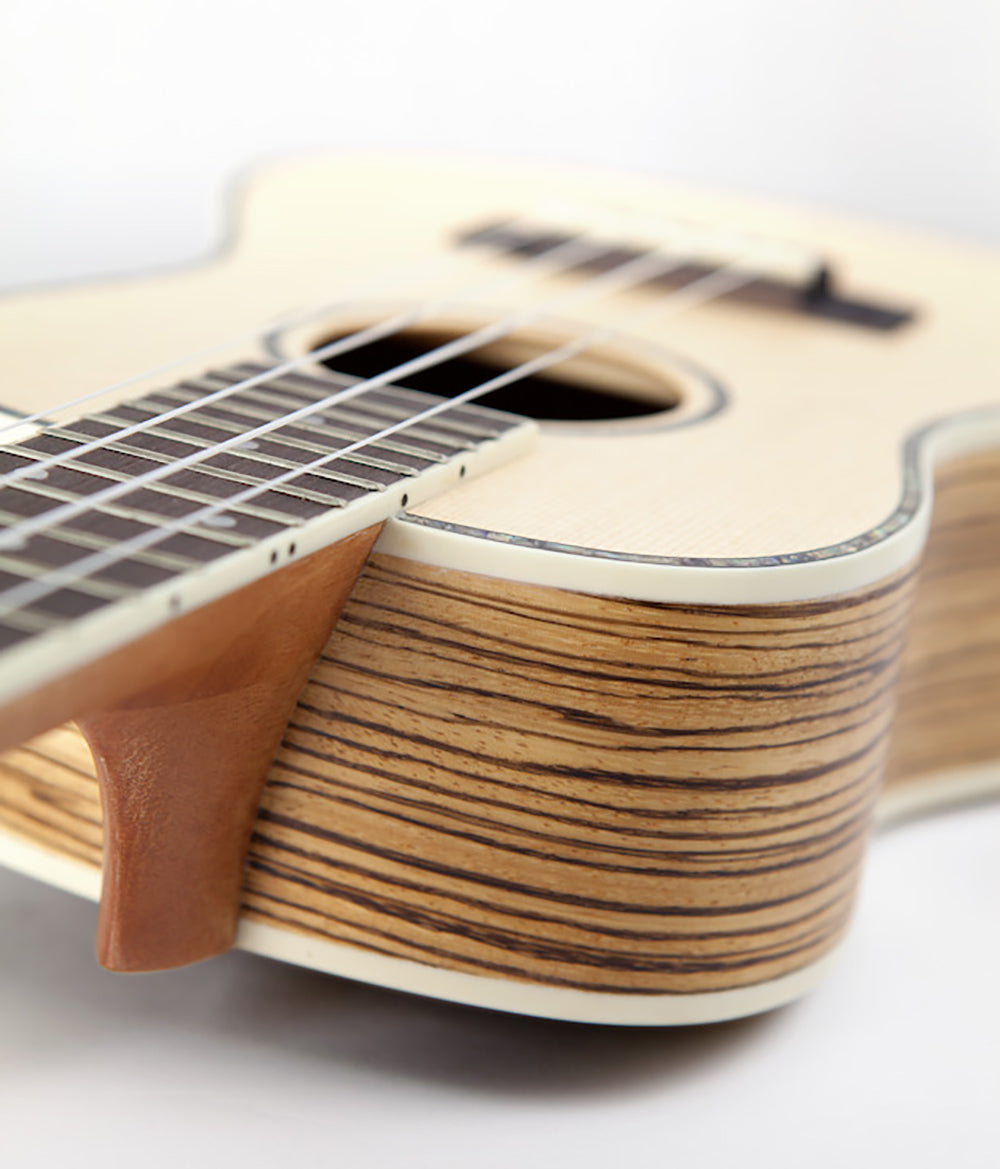Reno RU320 Grand Konsertti Ukulelet (Luonnollinen)