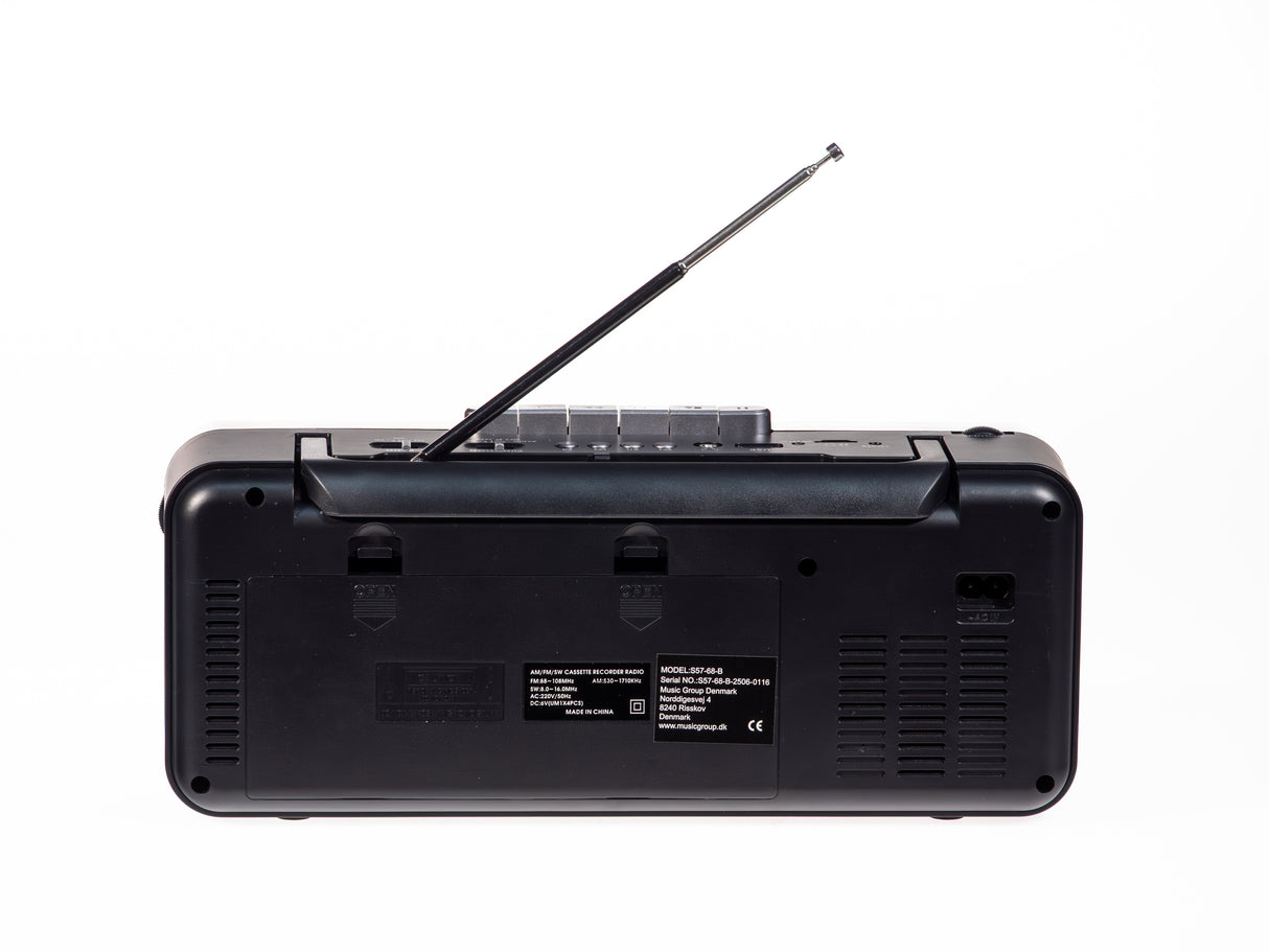 Studio 57 Kassetinauhuri FM:llä ja Bluetoothilla, Musta
