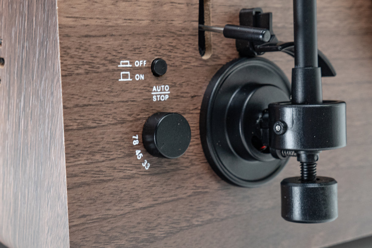 OUTLET - Studio 57 vertikaalinen levysoitin