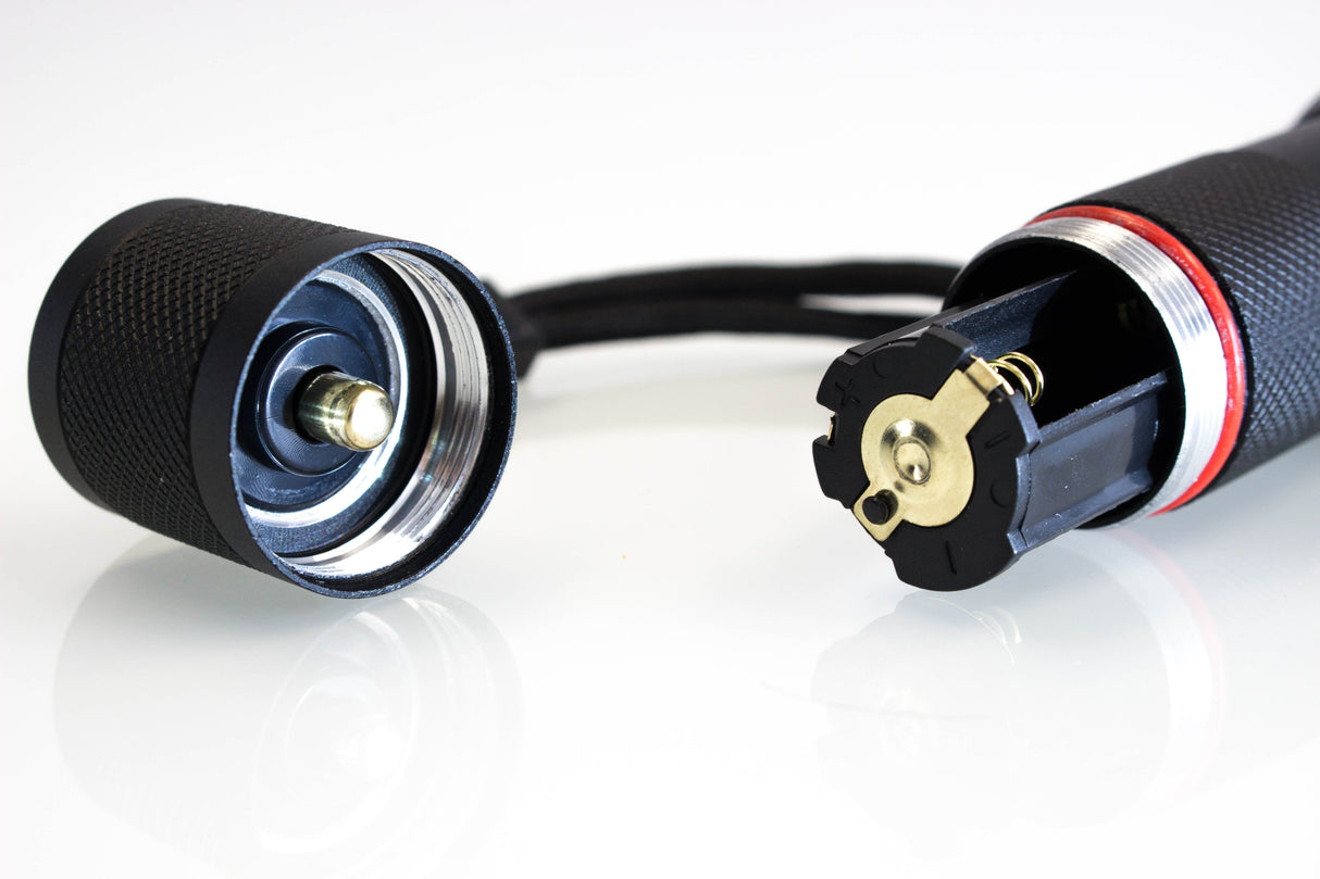 LED taskulamppu zoomilla