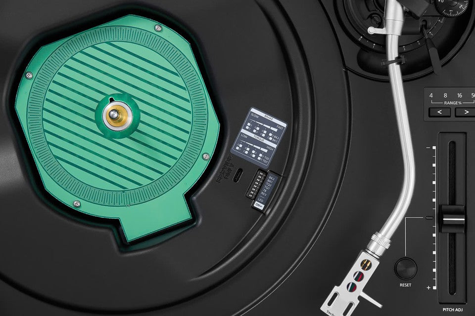 Technics SL-1210 MK7 Levysoitin (Musta)