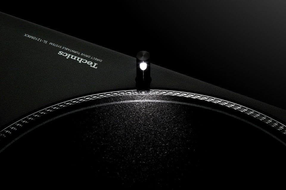 Technics SL-1210 MK7 Levysoitin (Musta)