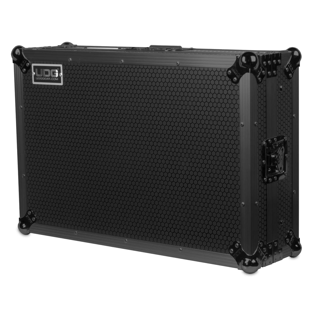 UDG Ultimate Flight Case NI Kontrol S4 MK3 musta Plus (L)