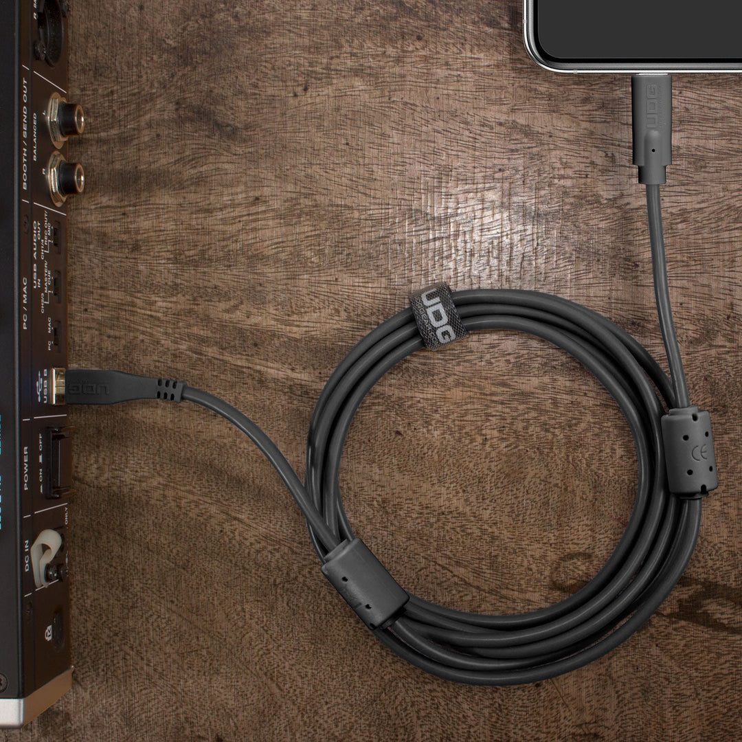 UDG Ultimate Audio-kaapeli USB 2.0 C-B musta suora 1,5 m