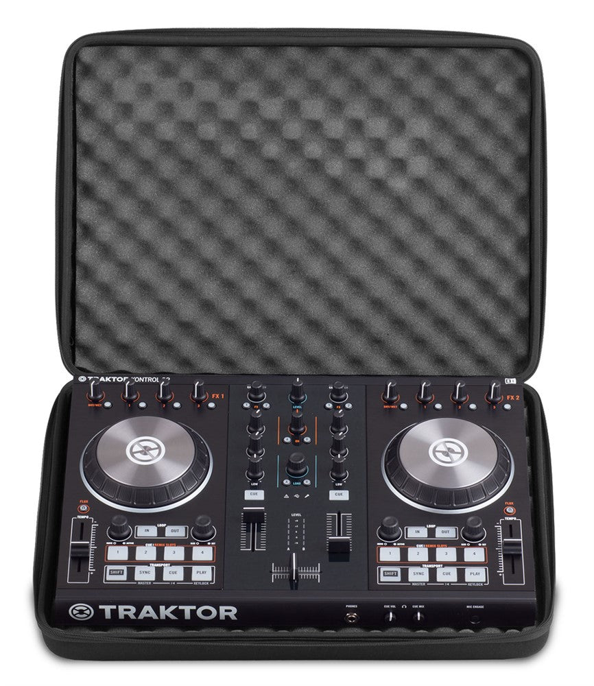 UDG Creator Controller Hardcase medium Musta MK2