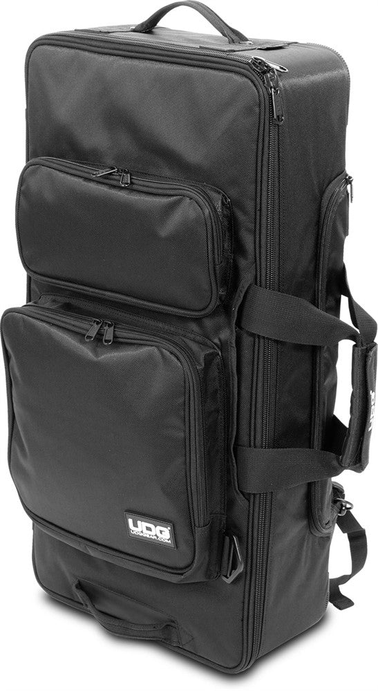 UDG Ultimate MIDI-ohjaimet-reppu Large Musta/oranssi sisäpuoli MKII