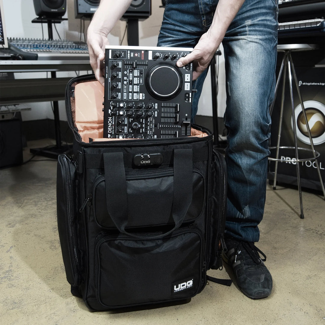 UDG Ultimate ProducerBag Large - Musta / oranssi sisäpuoli