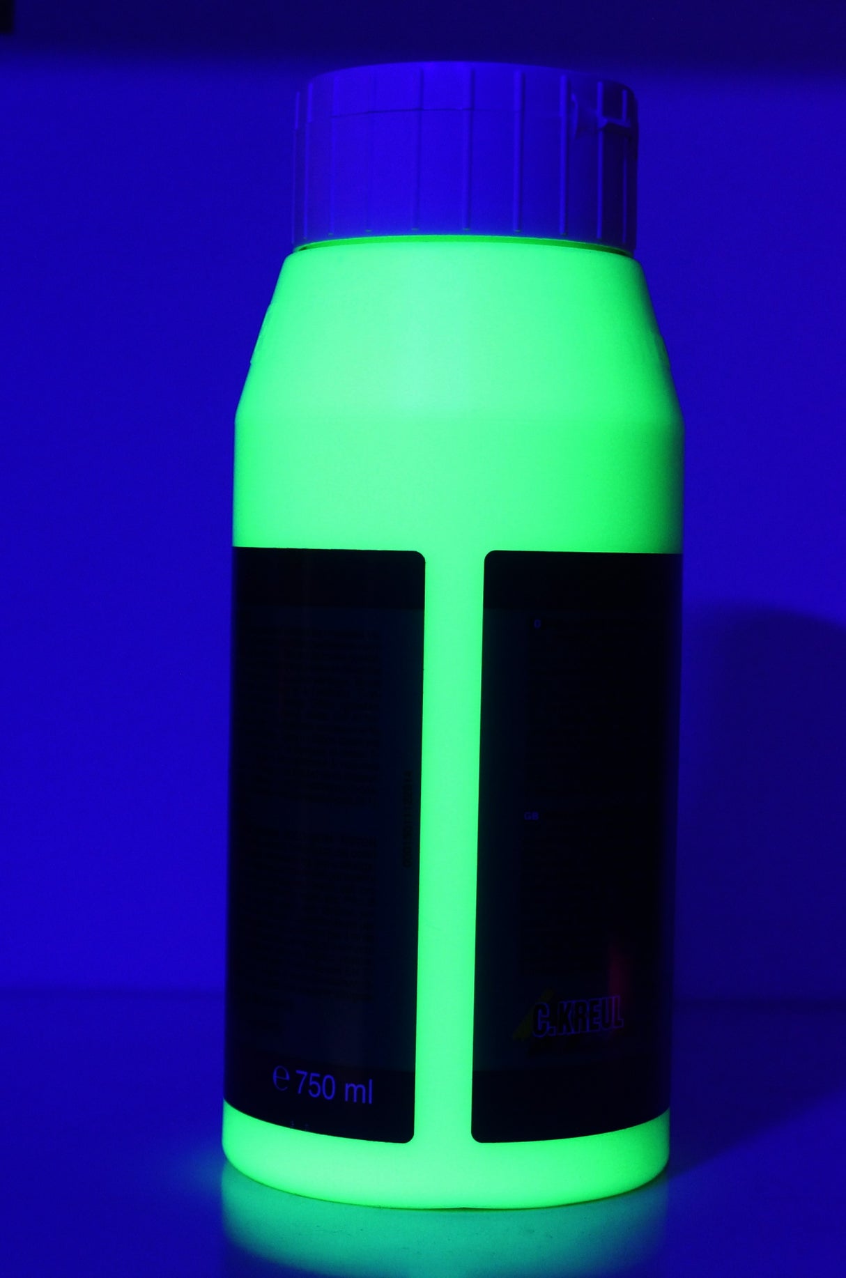 UV-maali (750ml)