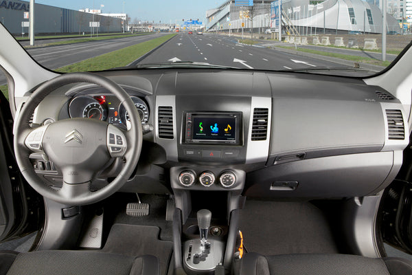 CT23PE06 2-DIN-kehys Peugeotille, Citroenille ja Mitsubishille.