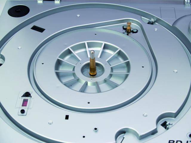 OMNITRONIC BD-1380 USB-levysoitin