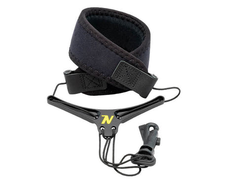 Neotech Bravo Strap -saksofonihihna metallikehyksellä, matta musta