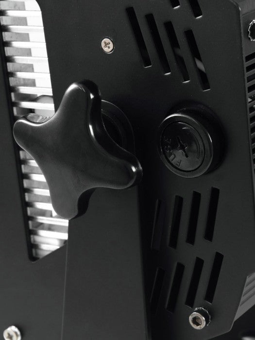 Eurolite MegaStrobe DMX:llä (3000W)