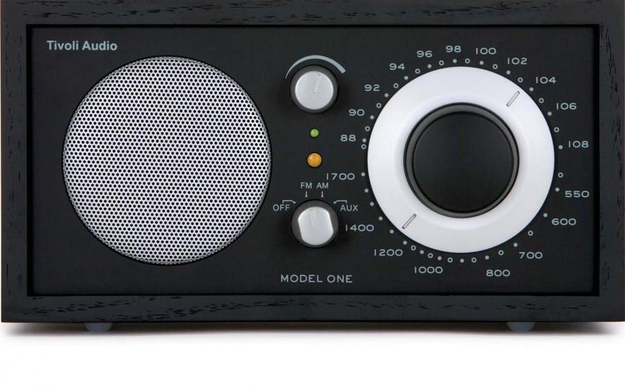 Tivoli Audio Malli ONE Radio (musta/hopea)