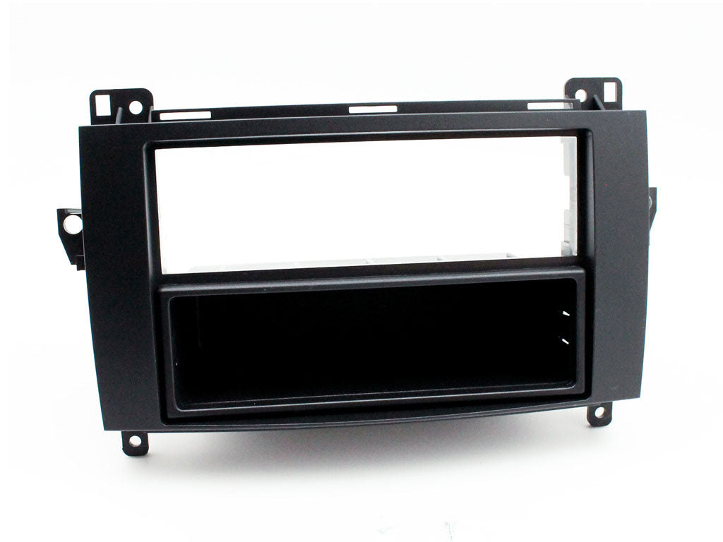 21CT24MB06 1-DIN Kehys Mercedekselle