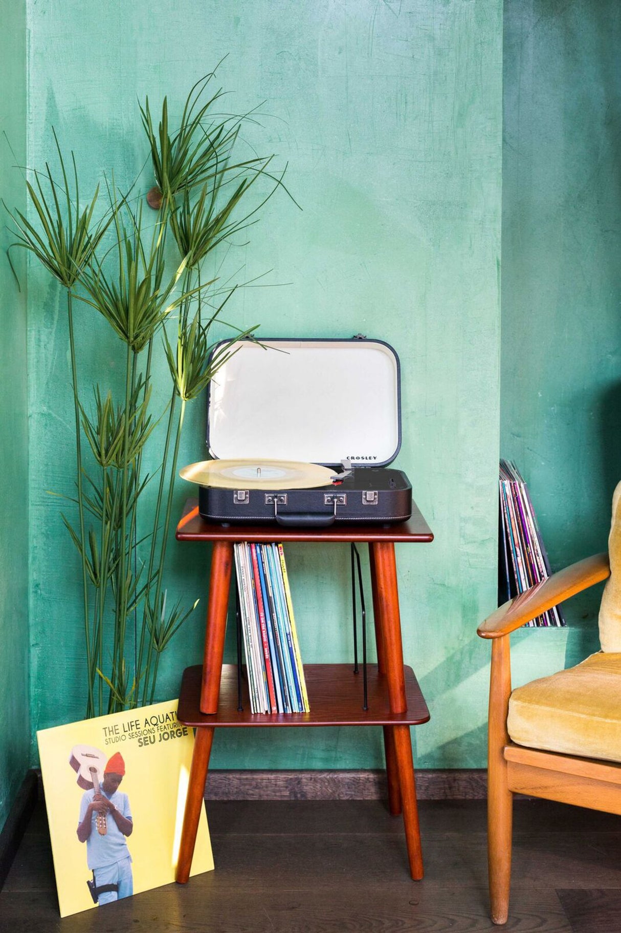 Crosley Manchester Kääntöpöytä Huonekalut (Paprika)