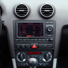 2-DIN 8" -sarja Audi A3:lle näytöllä