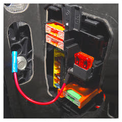 Ampire MICRO3-sulakkeen liitin 10A