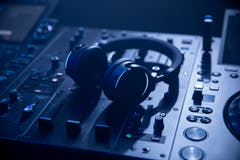AlphaTheta HDJ-F9 langattomat DJ-kuulokkeet – Black