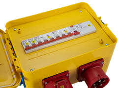 EUROLITE SBPO-3240B virranjakaja