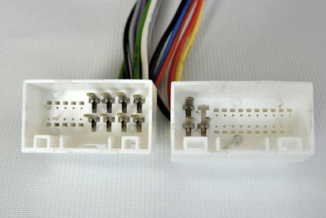 302830583 ISO-liitin Hyundai ja Kia