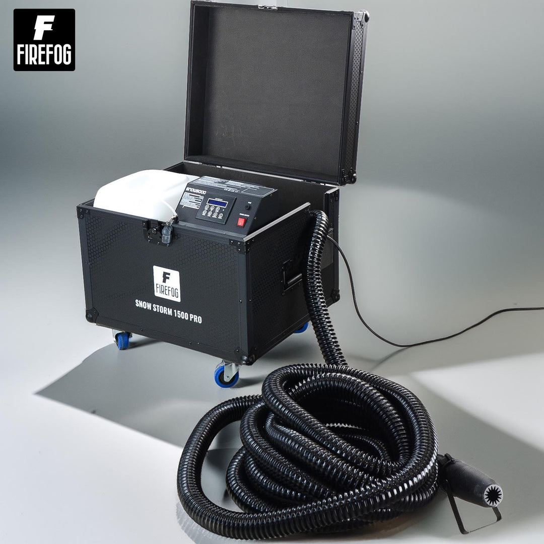 Firefog Snow Storm 1500 Pro lumimasiinat 1500 W flightcase-kotelossa