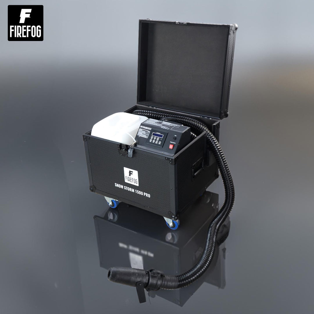 Firefog Snow Storm 1500 Pro lumimasiinat 1500 W flightcase-kotelossa