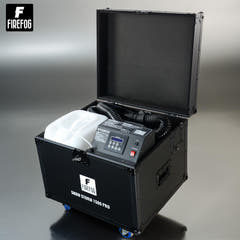 Firefog Snow Storm 1500 Pro lumimasiinat 1500 W flightcase-kotelossa