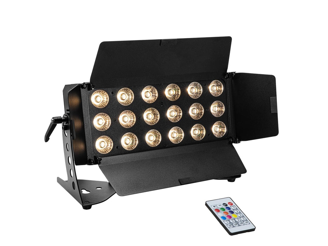 EUROLITE Set 4x LED CLS-18 QCL RGB/WW 18x7W + Flightcase pyörillä