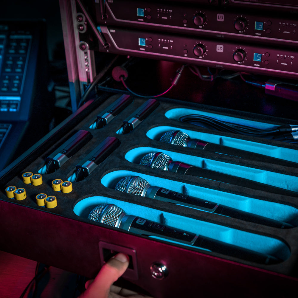 19" 2U-telineen laatikon sisustus langattomille mikrofoneille