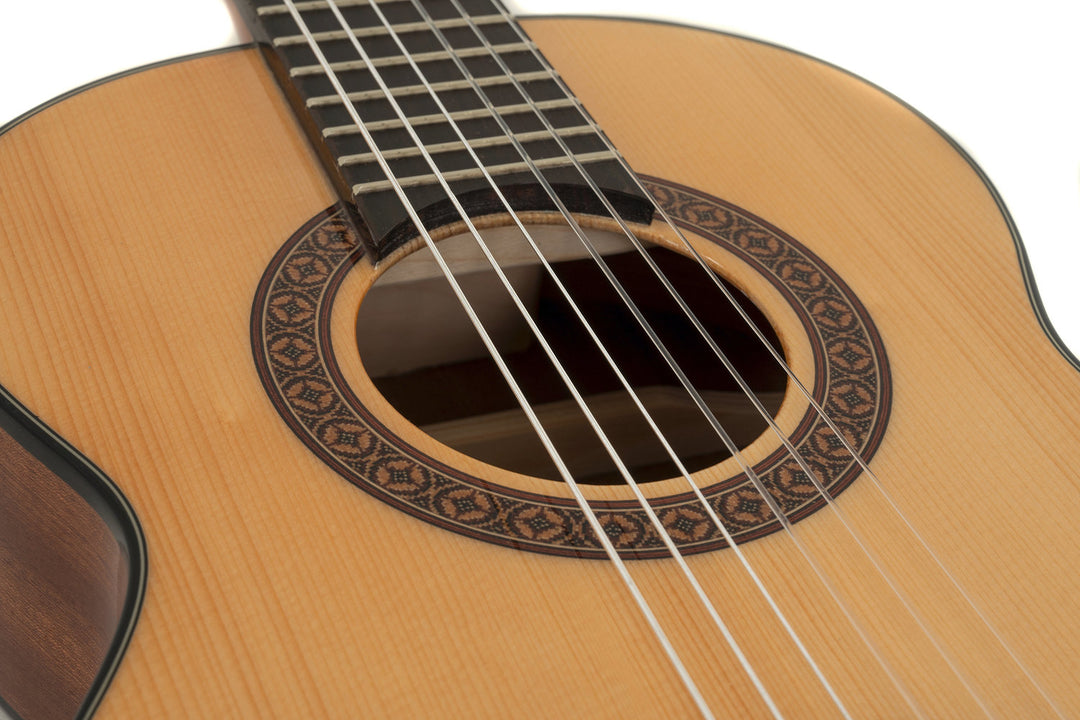GEWA Classical guitar Pro Arte GC 25 A - 1/4 size -> GEWA Klassinen kitara Pro Arte GC 25 A - 1/4 koko