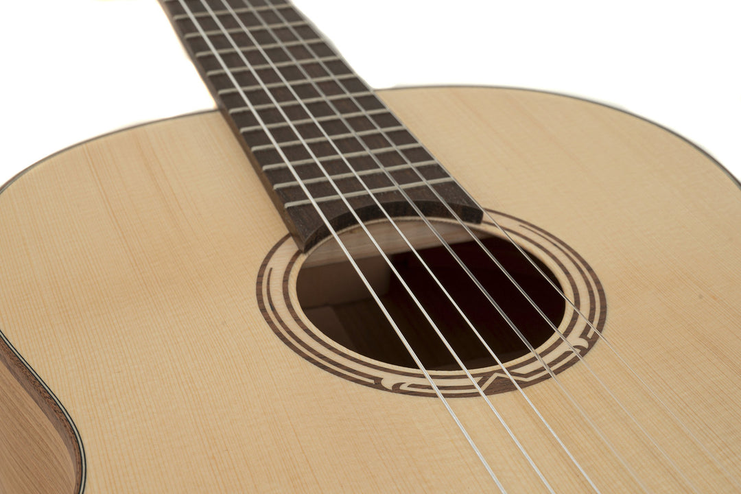GEWA Classical guitar Pro Natura Gold 4/4 - 4/4, täyspuinen (Cherry)